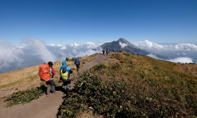 Sanksi Akan Diberikan untuk para pendaki yang nekat naik Gunung Merbabu Saat ditutup